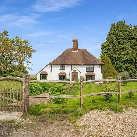 Local Walks Pub Gardens Pet Friendly Landscaped Gardens And Free Private Parking Villa Doddington  Exterior photo