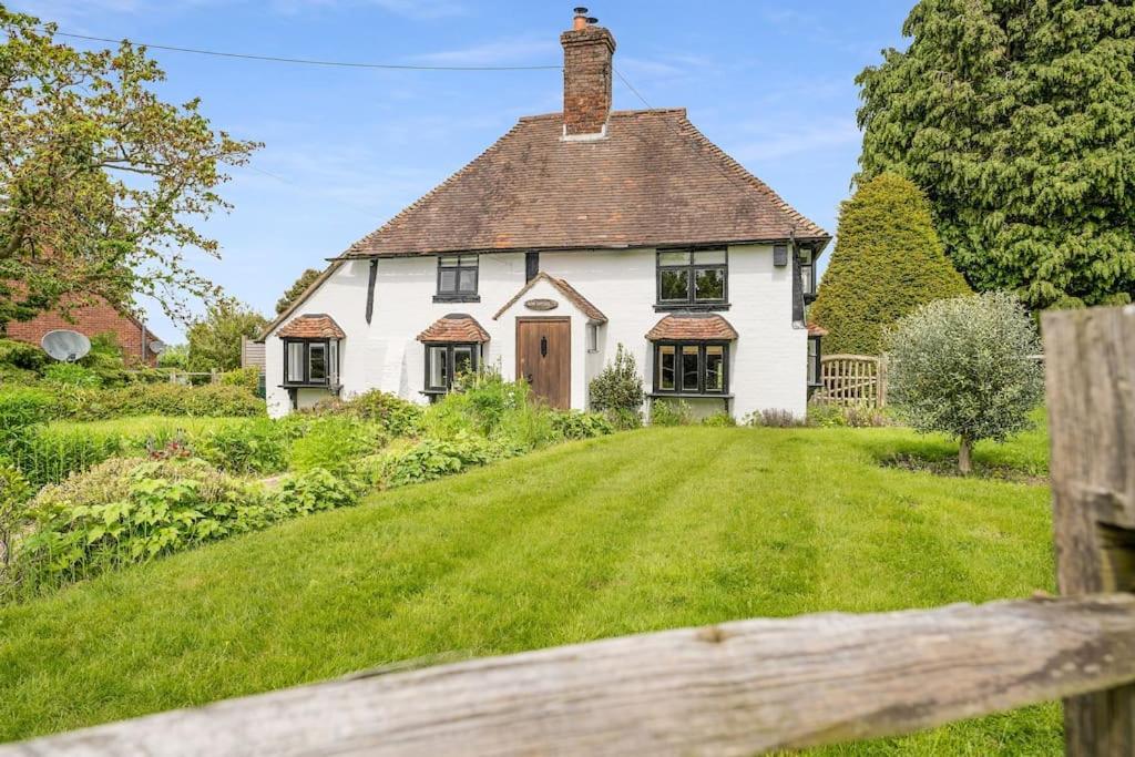 Local Walks Pub Gardens Pet Friendly Landscaped Gardens And Free Private Parking Holiday home