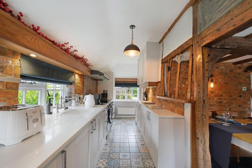 Local Walks Pub Gardens Pet Friendly Landscaped Gardens And Free Private Parking Holiday home Doddington (Kent)