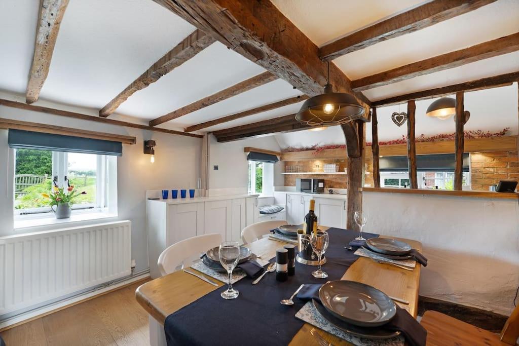 Holiday home Local Walks Pub Gardens Pet Friendly Landscaped Gardens And Free Private Parking
