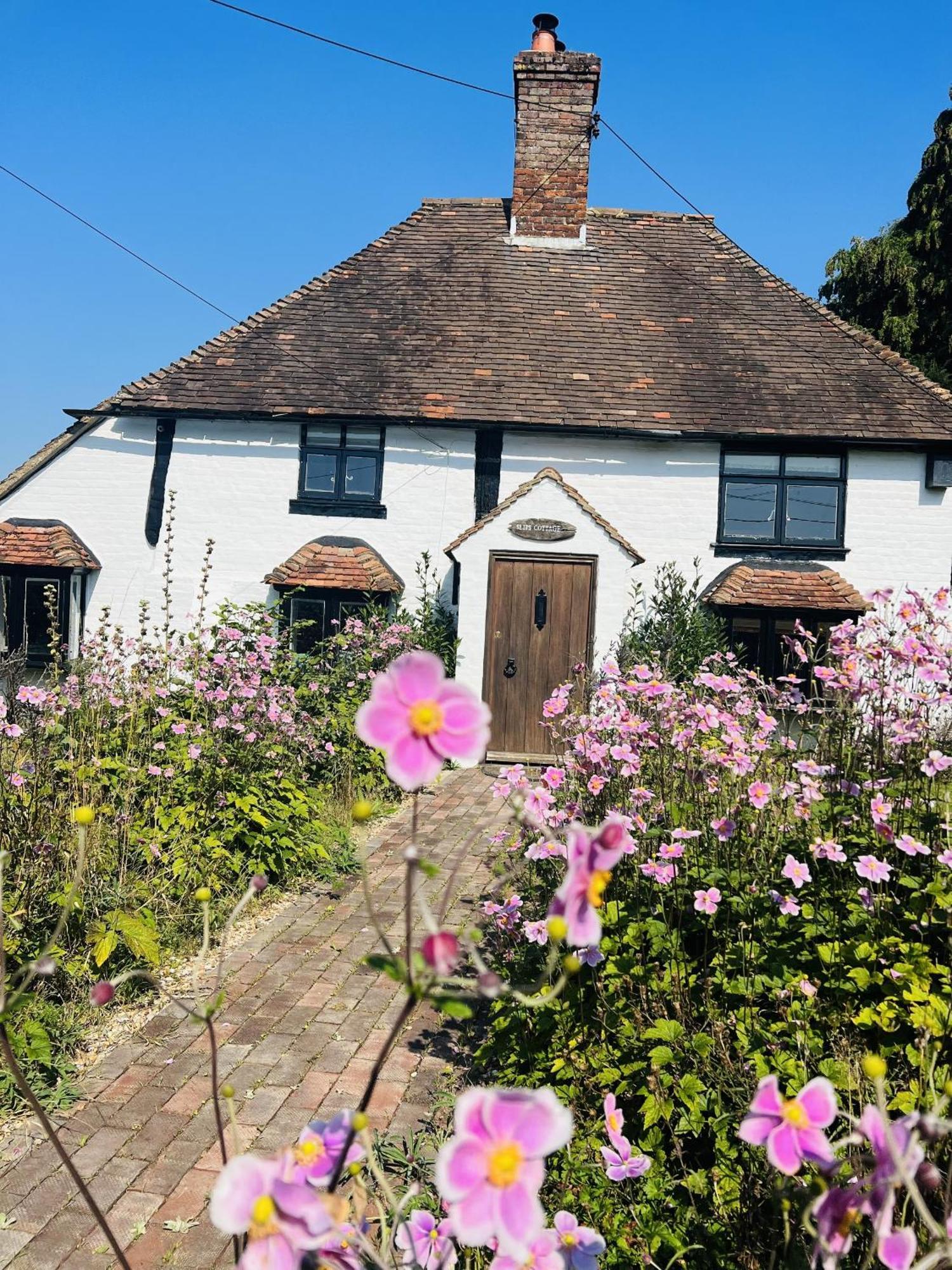 Local Walks Pub Gardens Pet Friendly Landscaped Gardens And Free Private Parking Holiday home